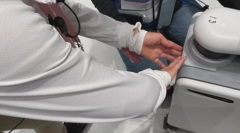 RGB-Dカメラに触れる画像