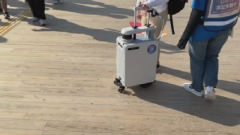 廻れ左でUターンする画像