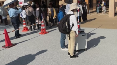 と思いきや、突然止まる画像