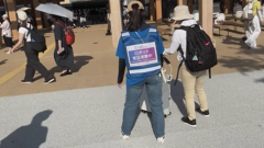 もと来た方に戻る画像