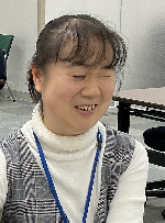 幸田 写真:話を聴く幸田