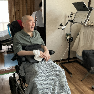 写真：インタビューに明るく答える黒澤さん